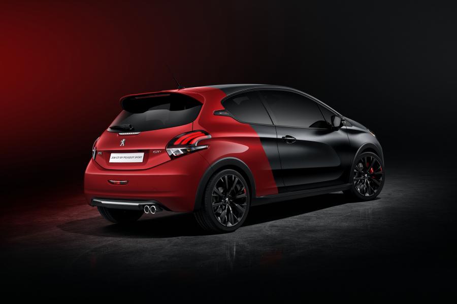  Peugeot 208 GTi by Peugeot Sport 2015 года  (фото 2 из 6)